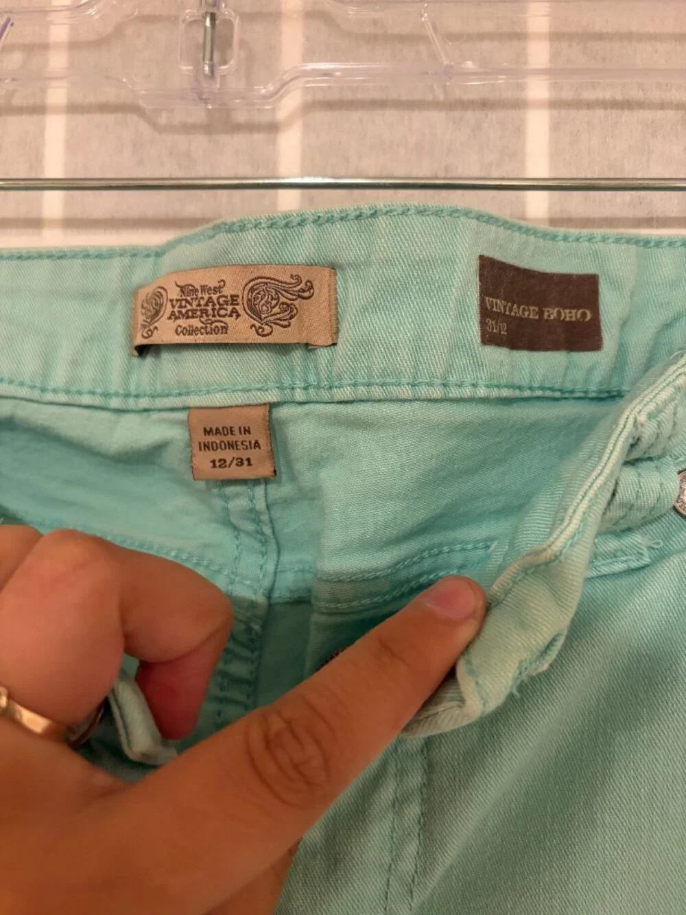 Nine West Vintage America Boho Mint Cropped Jeans Size 12 Stretch Capri Pants - Picture 2 of 4